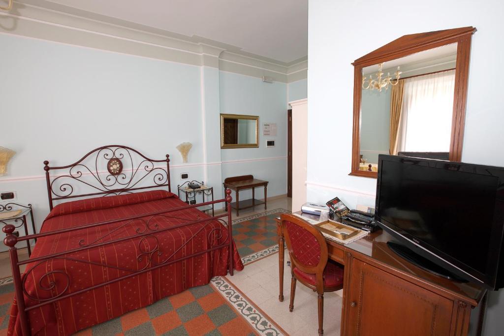 Hotel Palazzo Krataiis Шилла Номер фото
