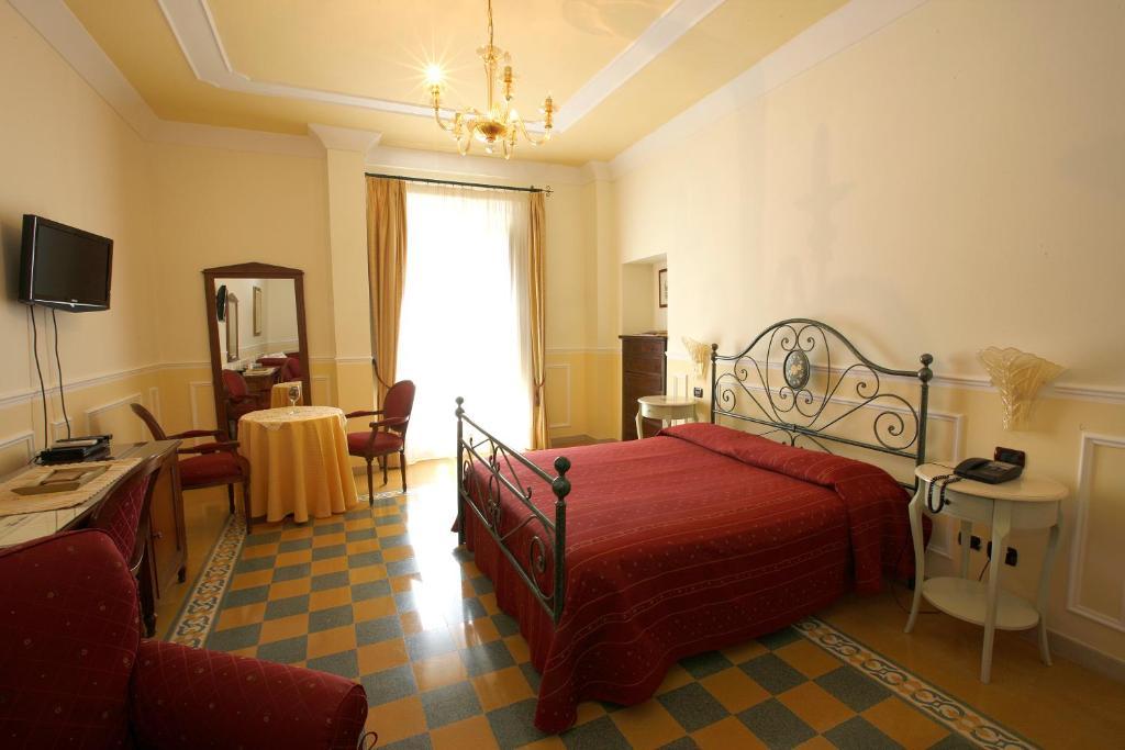 Hotel Palazzo Krataiis Шилла Номер фото