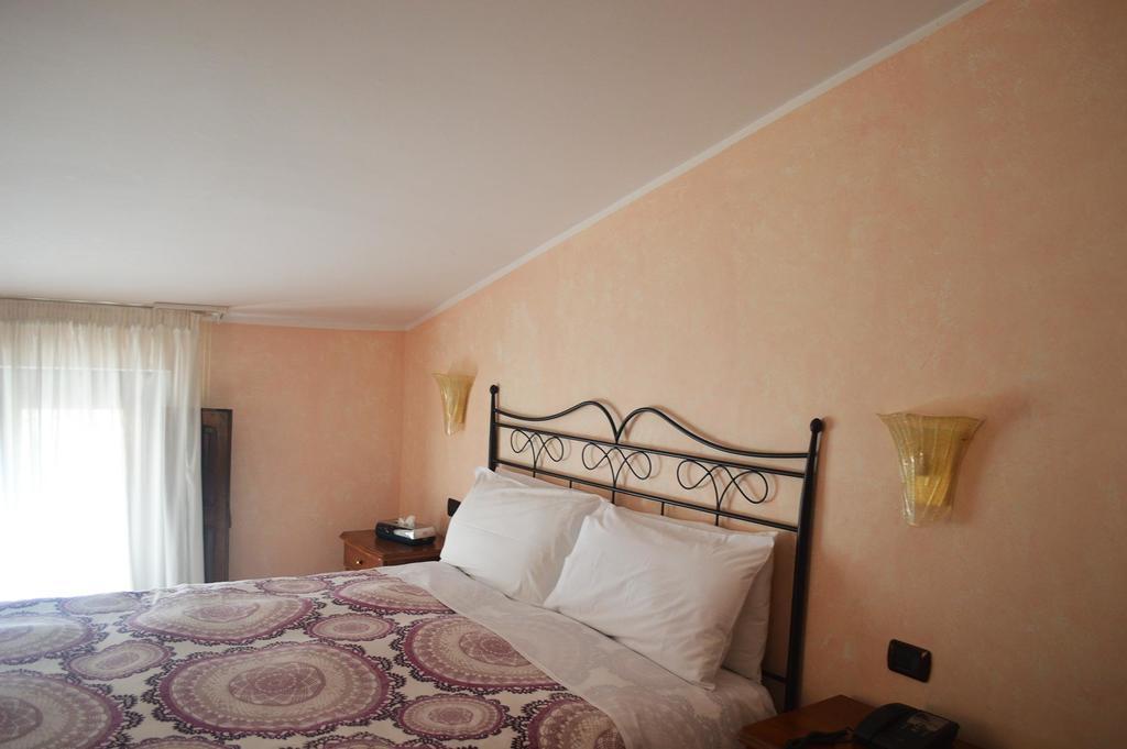 Hotel Palazzo Krataiis Шилла Екстер'єр фото